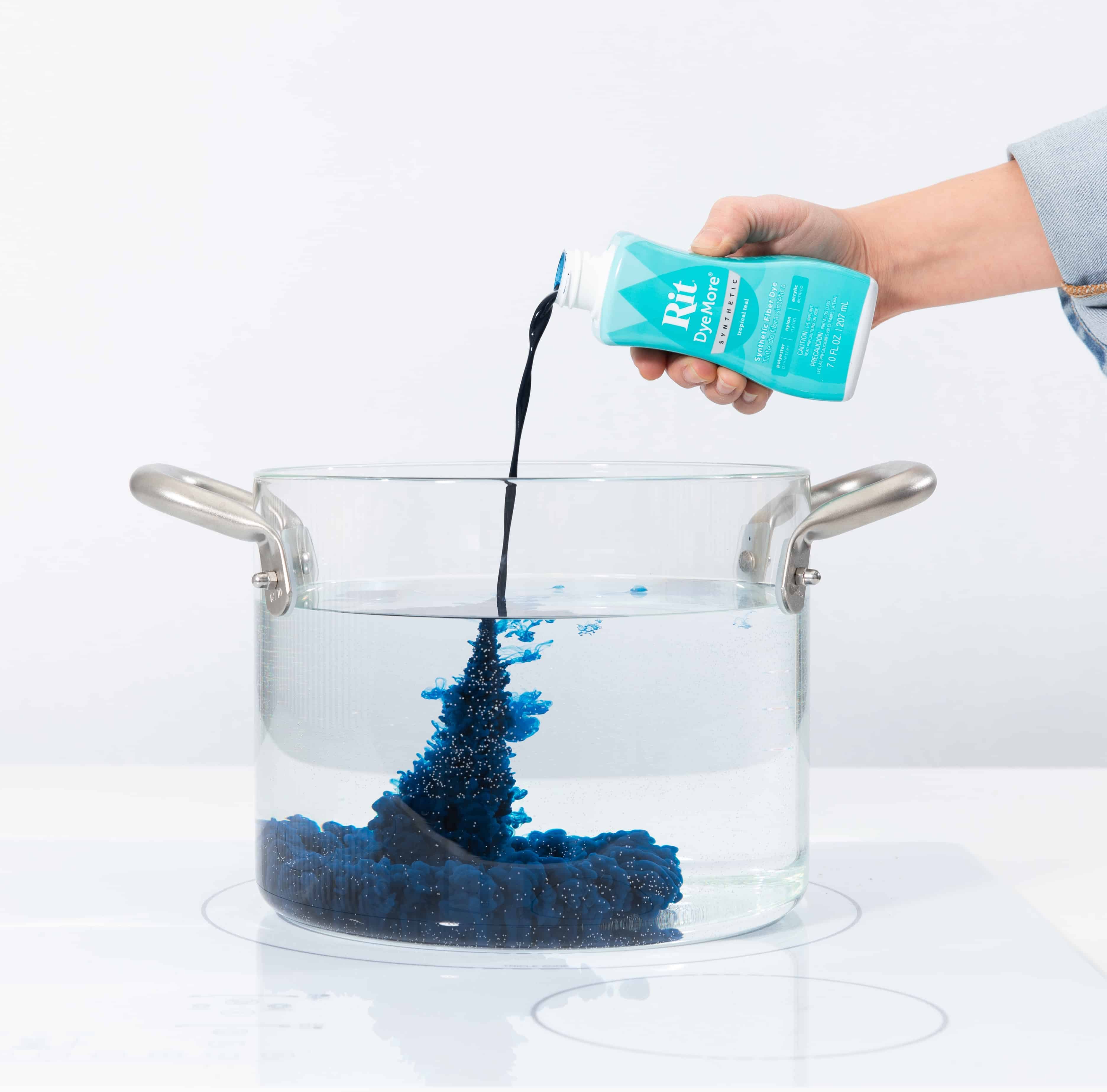 HELP How do I remove this kind of dye? It returns to is original bright  blue color as it cools? (Pictured in Rit color remover bath) : r/dyeing