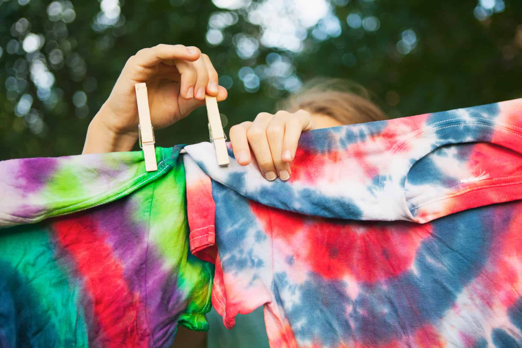 Тай тай дай дай песня. Окрашивание Tie-Dye. Tie Dye ткань. Tie-Dye clothes. Тай дай одежда.