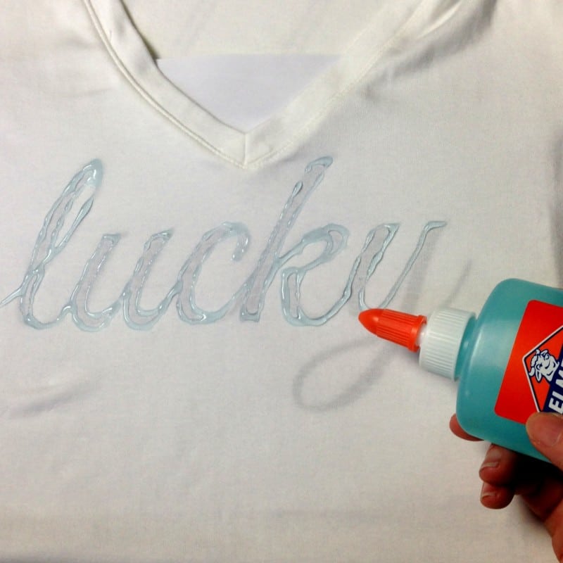 “Feeling Lucky” T-Shirt Using Dye-Resist Technique – Rit Dye