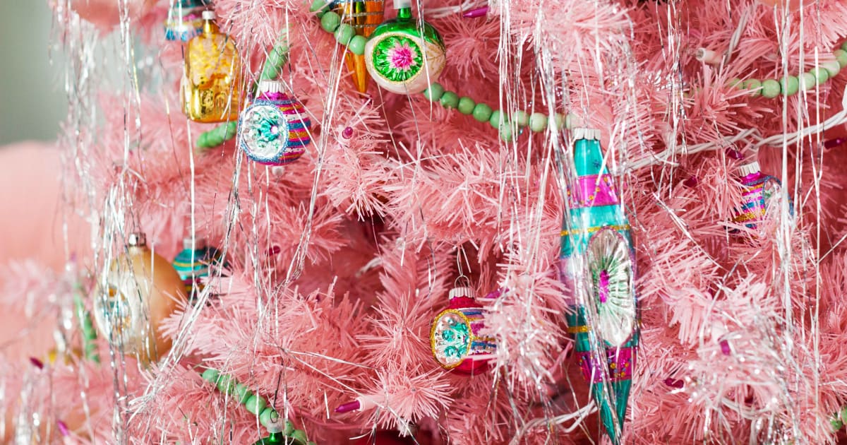 Dyed Wood Bead Holiday Garland – Rit Dye