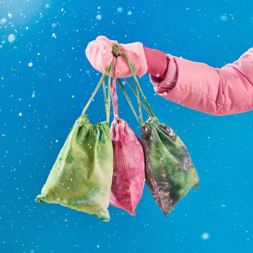 Snow Dyeing for Kids – Rit Dye